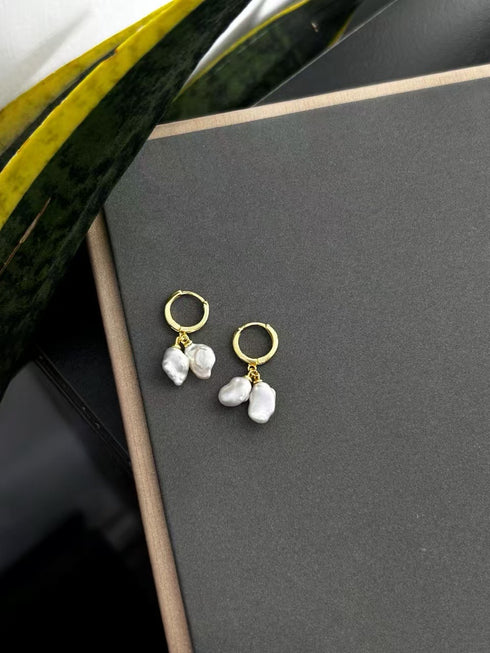 Dual Baroque Pearls Hoop Earrings – Modern Chic & Vintage-Inspired